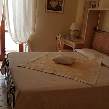 加罗奈罗酒店 SantʼAndrea