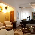 加罗奈罗酒店 酒店