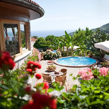 Gallo Nero Hotel SantʼAndrea