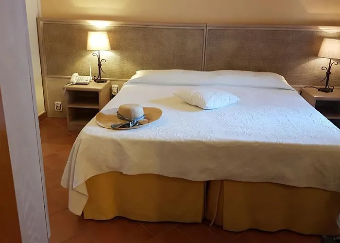 加罗奈罗酒店 3*