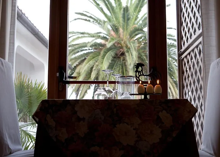 Gallo Nero Hotel SantʼAndrea